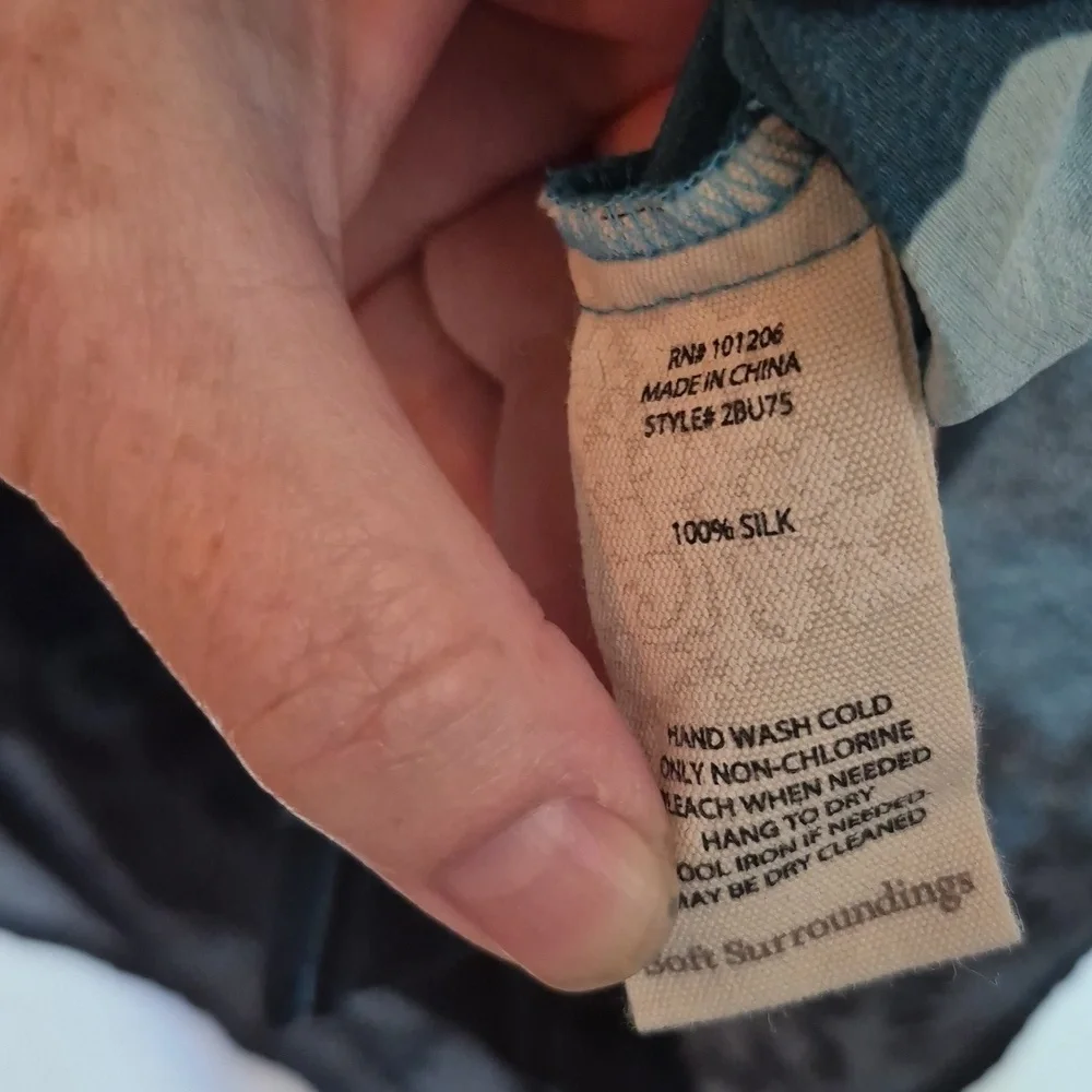 Soft Surroundings Jolene Watercolor Floral Silk Buttons Blouse Sz Medium - Picture 8 of 9